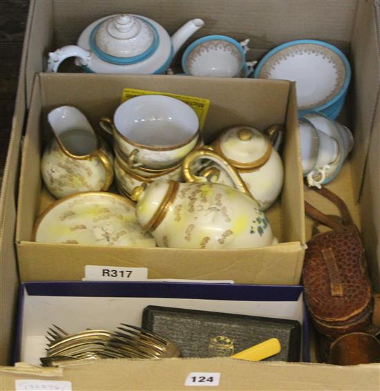 Worcester tea set, opera glasses, etc